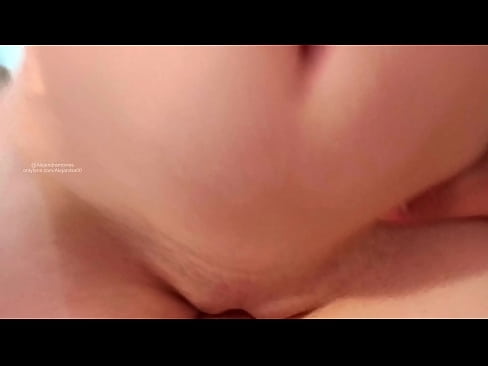 ❤️ Ich schlafe im Zimmer meiner Schwester und bin so aufgewacht Fuck video bei uns
