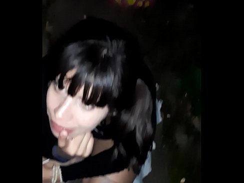 ❤️ Auf der Straße geschwollenen Penis im Austausch für Süßigkeiten Fuck video bei uns