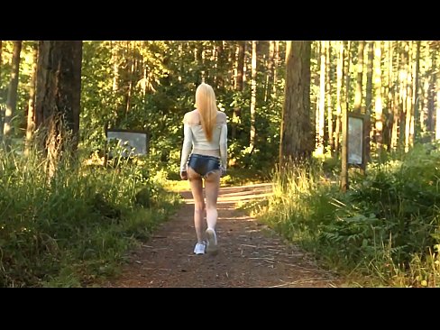 ❤️ Schöne Frau bewegt sich langsam, nicht nackt Video Fuck video bei uns