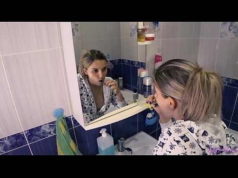 ❤️ Hack mit jungen im Pyjama endet mündlich Sperma in Arsch - Letty Black Fuck video bei uns